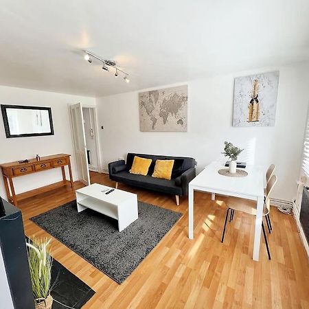 Cosy Croydon Apt Sleeps 5 Exterior photo